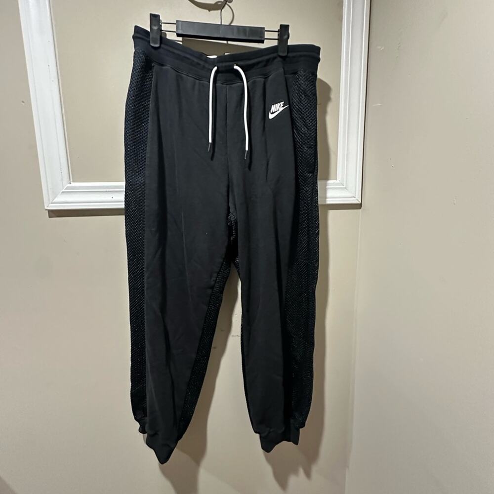 Nike Black Jogger Sweatpants with Elastic‎ Waistband